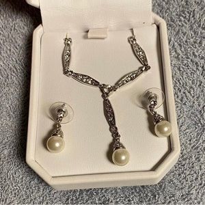 Sterling silver CZ & foe pearl necklace & earring set